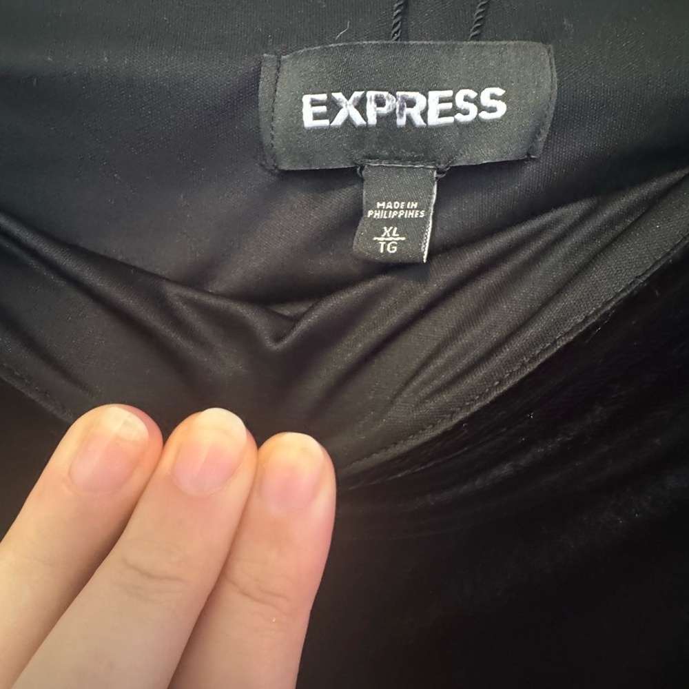 Express Black Top